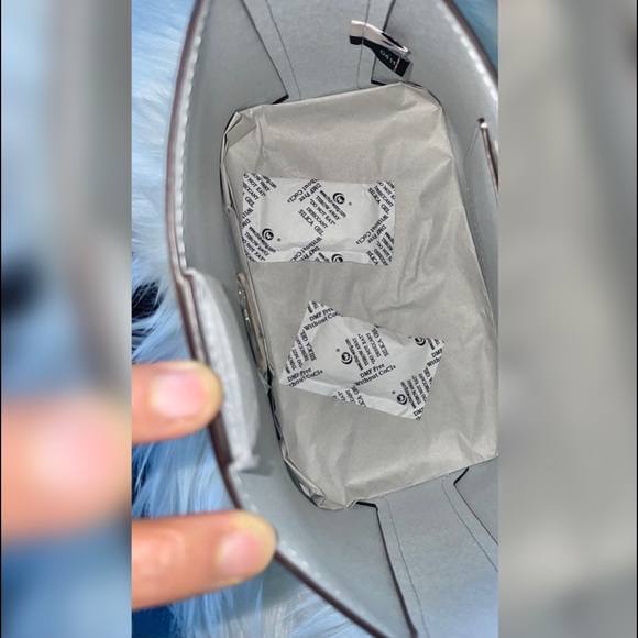 🌺 NWT Kate ♠️ Spade Darcy Small Bucket Crossbody bag 🌺 - Picture 11 of 15